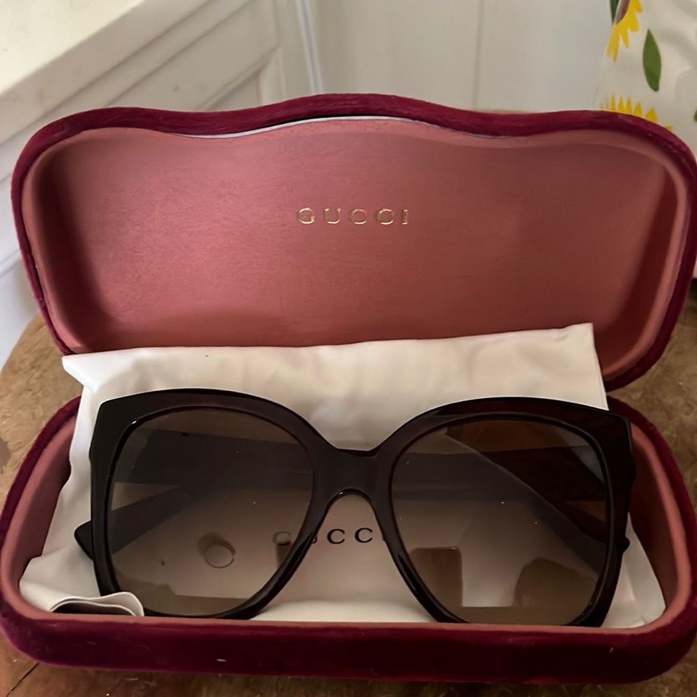 gucci mom oversized sunglasses